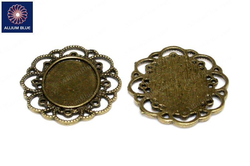 Oval Scalloped Picture Frame, Plated Base Metal, Antique Brass, 41x35mm - Click Image to Close